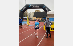 Plus de sourire pour Emmanuelle, plutôt une joie interne d'être finisher pour une première aventure ! 