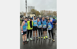 Magnifique photo à l'arrivée Louis cadet, Patounet notre photographe de la journée et supporter, Ahmed senior, Claire senior, le coach et Adam cadet !