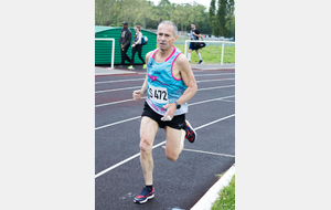 Notre champion de France M6 sur 800 mètres 2'35 24