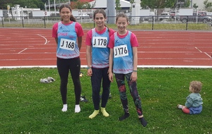 Très beau chrono pour Laura Esteves minime (J168) en 4'04 32 ancien record 4'24 , Roxane Murcier  benjamine (J178) sous la barre des 4'00  en 3'59 72. Clémentine Louis benjamine (J176) a réalisé un magnifique chrono pour son premier 1000 mères en 3'55 45 malgré son départ ultra rapide. Bravo à nos supers filles! 