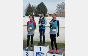 Podium benjamines, premières Vion Ines Ermont, deuxième Lou Lebaz ACSAM, troisième Victoire HABIB;