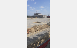 Evolution des travaux du stade mardi 17 juin 2025, la fosse à steeple prend forme !