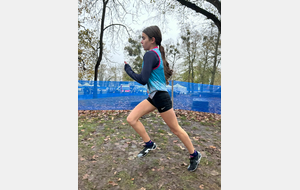 Alicia d'une super facilité dans la butte