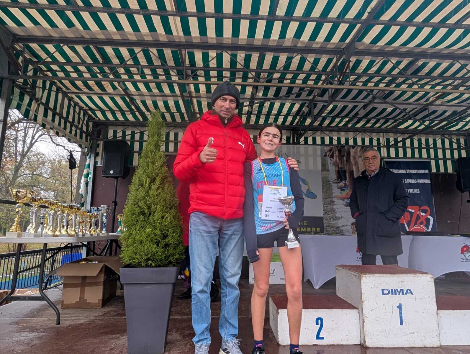 Alicia PERGIGAO victoire au Cross national des Mureaux .