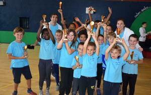 Compétition en gymnase école d'athlé et poussins à Saint Brice