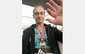 Jacky Augier champion de France du 3000 et du Vice champion de France du 1500 mètres en salle masters à Miramas. Patrice Libessart en bronze sur le 3000 mètres ! 