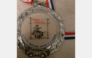 Relais cross Saint Brice école d'athlé à minimes au top encore une fois !