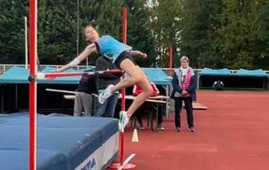 L'ACSAM souhaite un joyeux anniversaire à Clémentine LOUIS à notre recordwomen hauteur benjamine 1,34 mètres