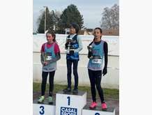 Podium benjamines, premières Vion Ines Ermont, deuxième Lou Lebaz ACSAM, troisième Victoire HABIB;