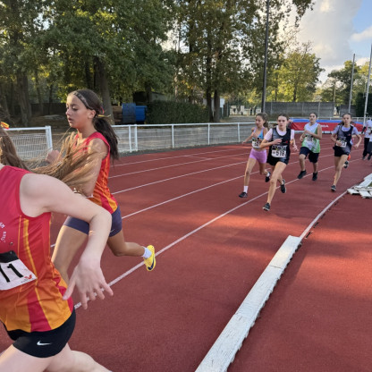 Equip athlé benjamins et minimes à Cormeilles - Léna 3'29''65